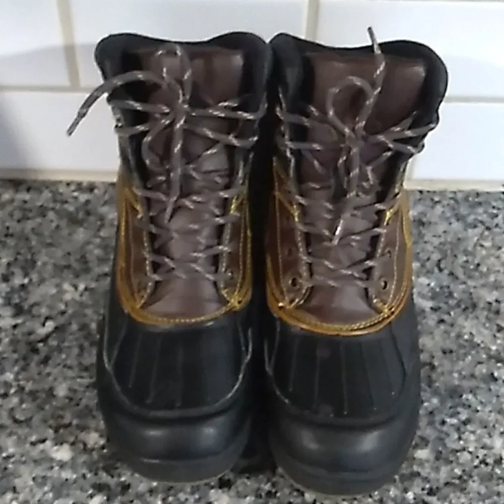 Hiking Boots Brown/Black Lace Up. Size 6